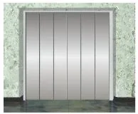 Porta de três folhas